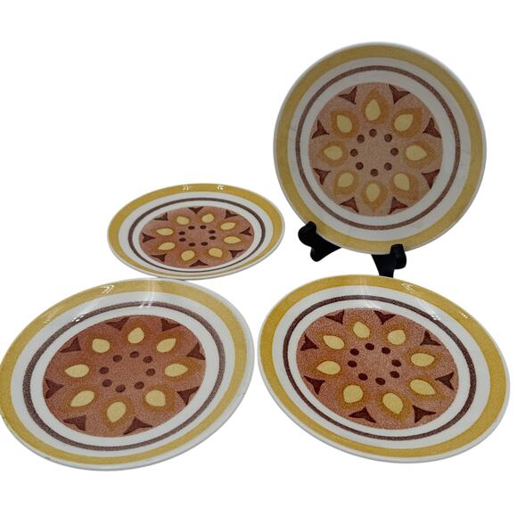 Vintage "Yellow Star" Salad Plates by Taylor Smith Taylor (TST) 7.25 inch Set/4 - Picture 1 of 10